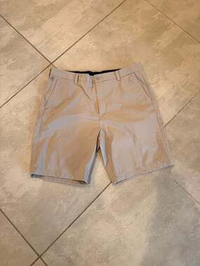 Vineyard Vines OTG On-The-Go Performance Khaki Shorts Size 35